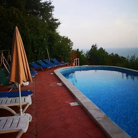 Seaview Apt. 3 Complex Karia Apartment