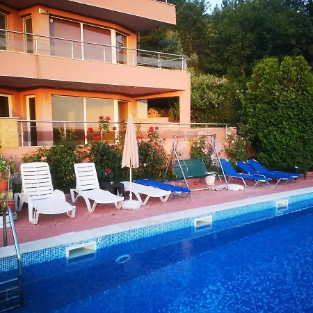 Seaview Apt. 3 Complex Karia